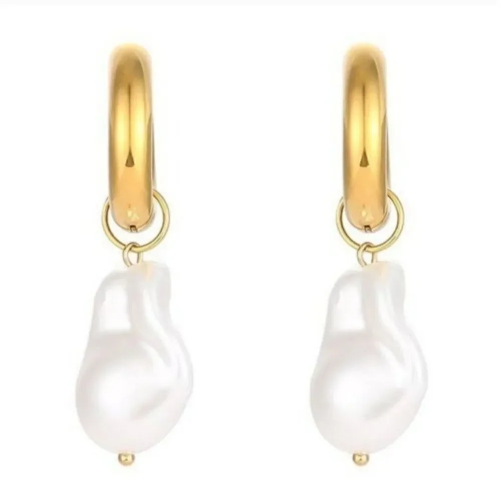 Vintage Pearl Baroque Charm PVD 18K Plated Gold Hoop Earrings Stainless Steel
